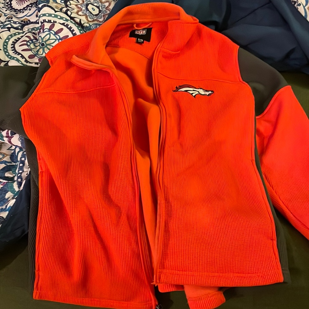 Broncos heavy jacket. With fuzzy lining. Size XL